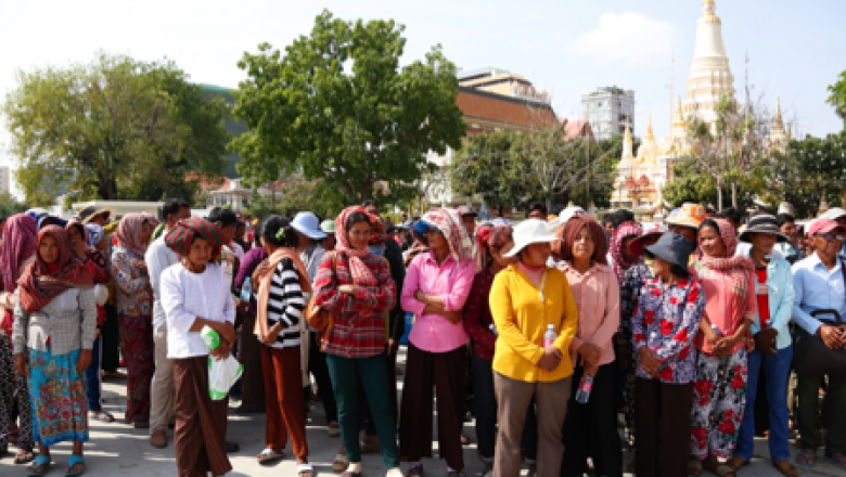 Community members protest outside Prime Minister Hun Sen's house yesterday in Phnom Penh.